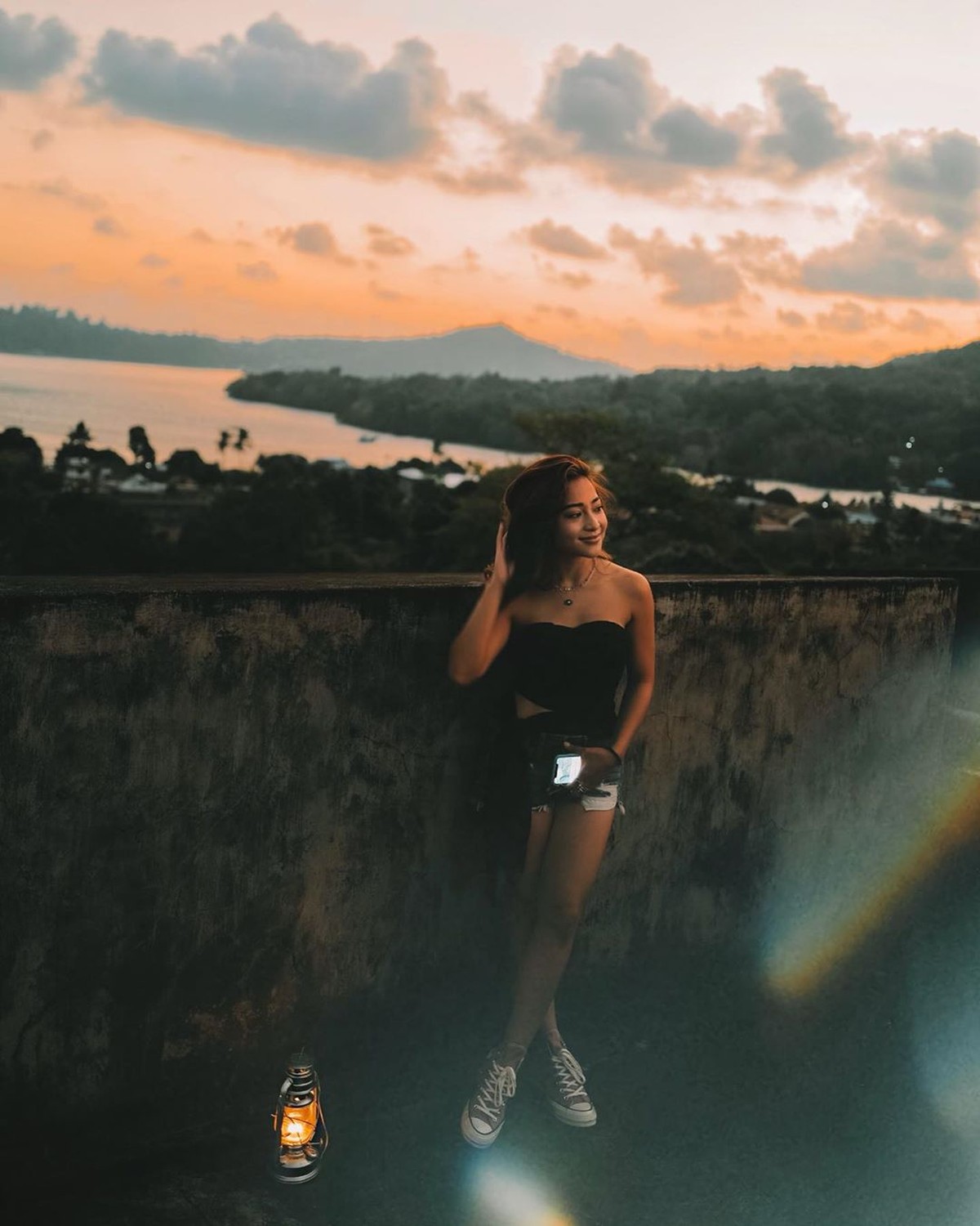 Nikita Willy kerap memamerkan bentuk tubuhnya yang seksi&period; Mulai dari menggunakan busana yang mini hingga tak memakai bra&period; Simak foto seksinya berikut ini&period;