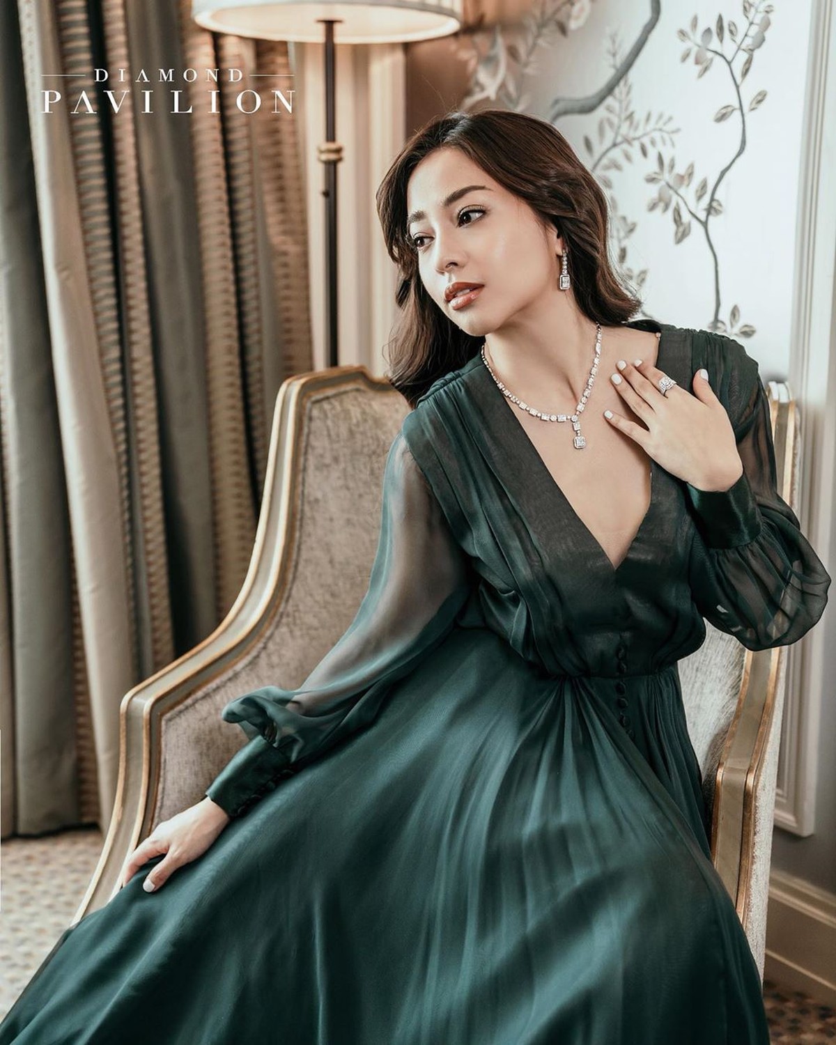 Nikita Willy kerap memamerkan bentuk tubuhnya yang seksi&period; Mulai dari menggunakan busana yang mini hingga tak memakai bra&period; Simak foto seksinya berikut ini&period;