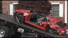 VIDEO: Porsche Terbang Hantam Gedung, Dua Orang Tewas