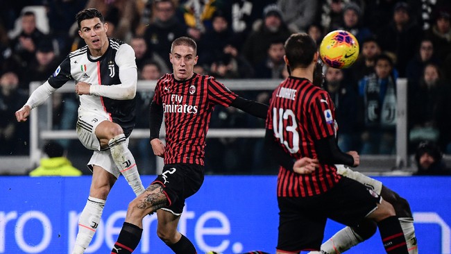 Para pemain Juventus diklaim menunggu permintaan maaf Cristiano Ronaldo yang kabur dari ruang ganti sebelum pertandingan lawan AC Milan berakhir.