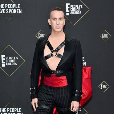 6 Busana Terburuk di People's Choice Award 2019