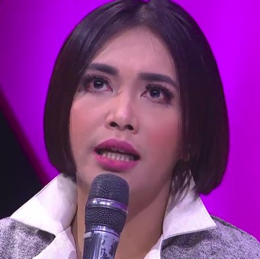 Denada Trauma Menikah Lagi, Ibunda Menangis Berharap Ketemu Jodoh