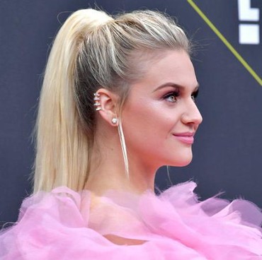 6 Busana Terbaik di People's Choice Awards 2019