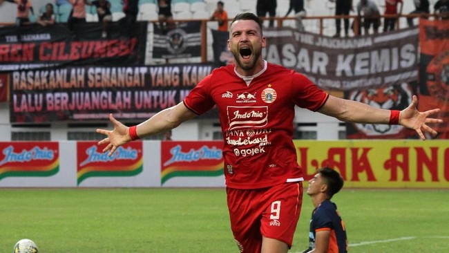 Persija Garang, Sikat Persita di JIS Persija Jakarta sukses mengalahkan Persita Tangerang 2-0 dalam pertandingan Liga 1 2024/2025 di Jakarta International Stadium (JIS), Minggu (19/1) malam.