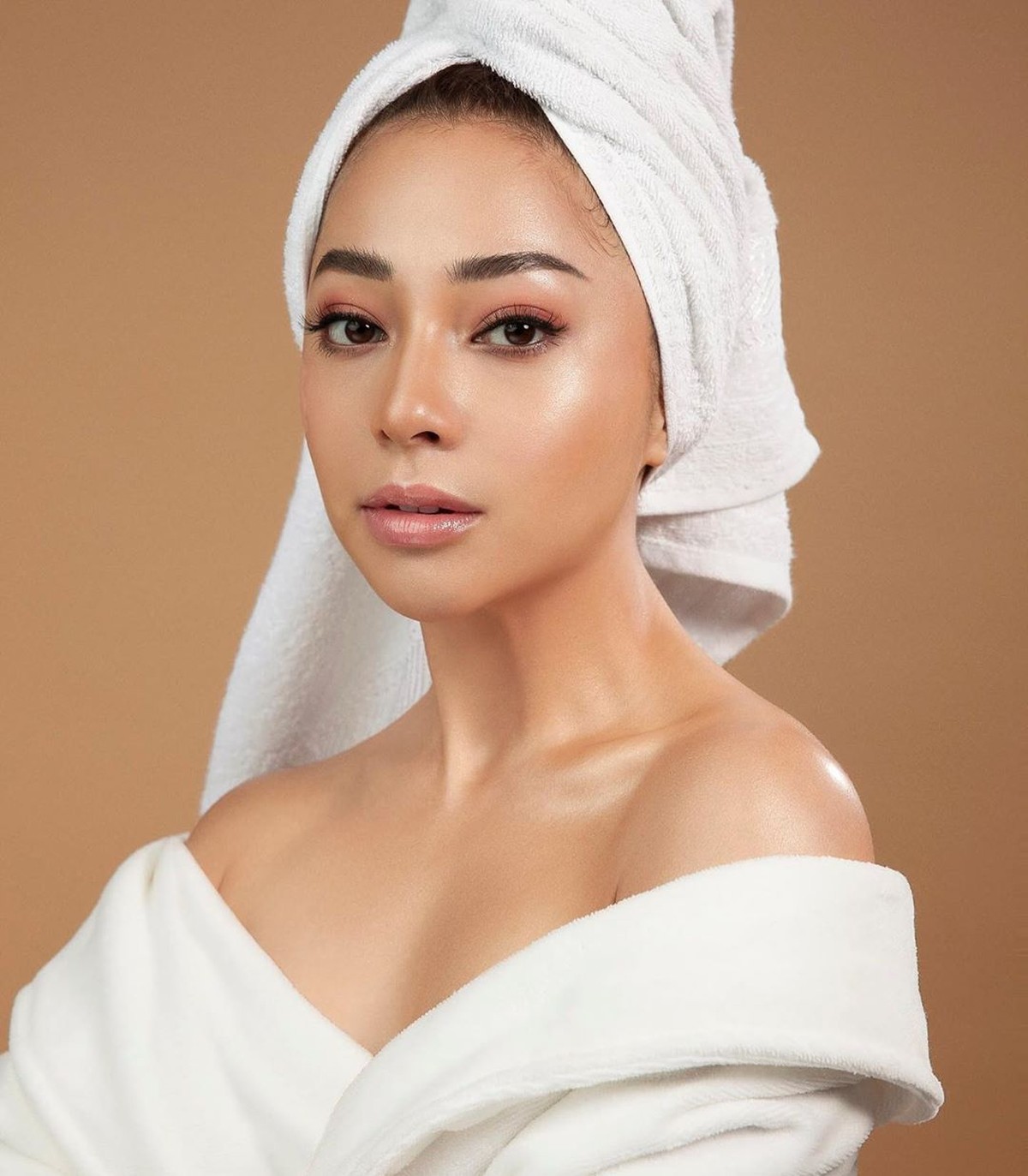 Nikita Willy kerap memamerkan bentuk tubuhnya yang seksi&period; Mulai dari menggunakan busana yang mini hingga tak memakai bra&period; Simak foto seksinya berikut ini&period;
