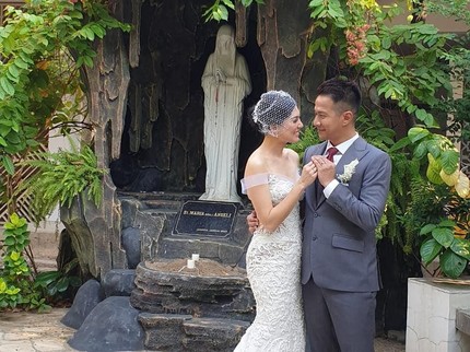 Intip 6 Momen Pernikahan Delon & Aida Chandra, Sederhana Tapi Elegan