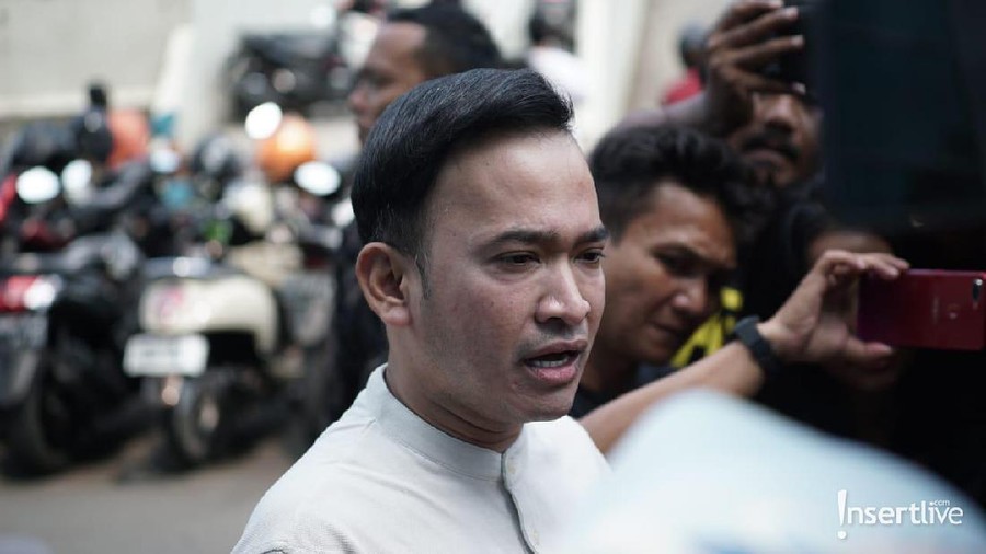 Dianggap Bisnis Pakai Pesugihan, 8 Karyawan Ruben Onsu Keluar 8 Karyawan Ruben Onsu keluar karena kasus pesugihan.