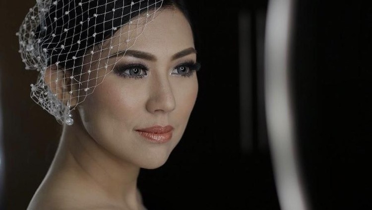 Aida merupakan mantan istri dari anak bos perusahaan ternama di Indonesia. Beberapa tahun silam, Aida pernah tidak diizinkan bertemu anaknya, Bun.