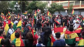 VIDEO: Masyarakat Bolivia Rayakan Kemunduran Evo Morales