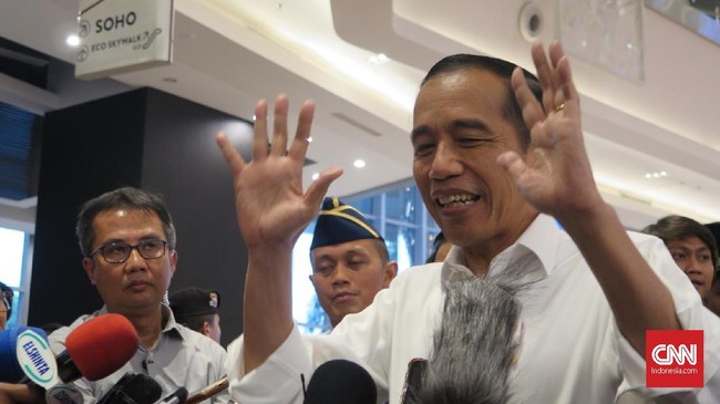LSI Denny JA mengatakan tren penurunan kepercayaan publik harus dilihat sebagai peringatan kepada Presiden Jokowi.