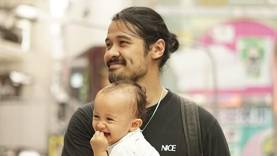 Sayang anak, lima artis tampan ini cocok raih gelar ayah idaman.