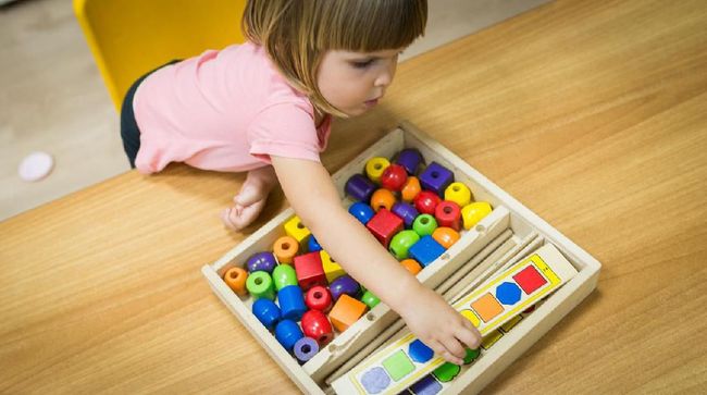 4 Ide Kegiatan Montessori di Rumah untuk Picu Kecerdasan Anak Usia Balita