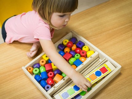 4 Ide Kegiatan Montessori di Rumah untuk Picu Kecerdasan Anak Usia Balita