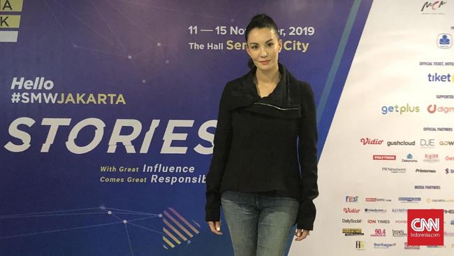 Menurut Nadya, semua orang bisa menjadi influencer dan menyebarkan pesan-pesan positif untuk banyak orang. Berikut sejumlah cara yang ia lakukan.