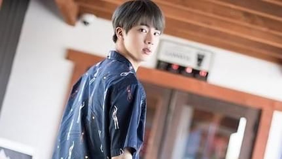 Seorang rapper Korea Selatan Sleepy memaparkan kebaikan hati Jin BTS. 