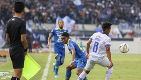 Robert Takjub Persib Bantai Arema Meski Lima Pemain Absen