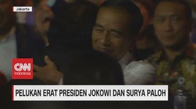 VIDEO: Pelukan Erat Presiden Jokowi dan Surya Paloh