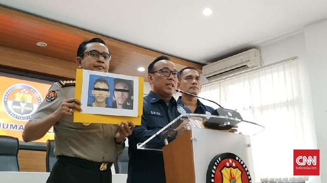 Dari 18 terduga teroris terkait bom Medan yang dibekuk di sejumlah titik di Sumut dan Aceh, tiga yang diamankan di Hamparan Perak diketahui sebagai perakit bom.