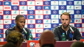 Pencoretan Sterling dari Timnas Inggris Dinilai Berlebihan