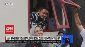 VIDEO: Jadi Saksi Persidangan, Zumi Zola Curi Perhatian Warga