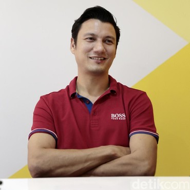 Gegara Foto Ini, Agama Christian Sugiono Diributkan Netizen