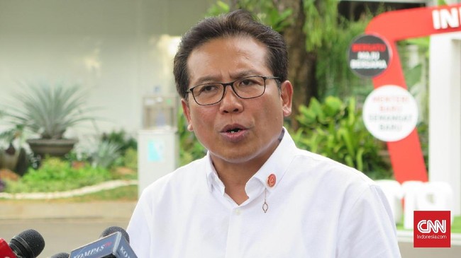 Jubir Presiden Minta Setop Kritik Negatif soal Corona Juru Bicara Kepresidenan, Fadjroel Rachman menilai lebih baik semua pihak bekerja sama dalam menanggulangi corona.