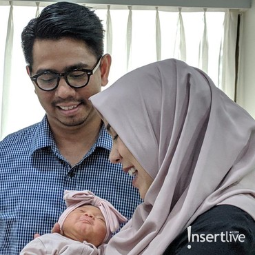 Fitri Tropica Lahirkan Anak Pertama di Tanggal Cantik