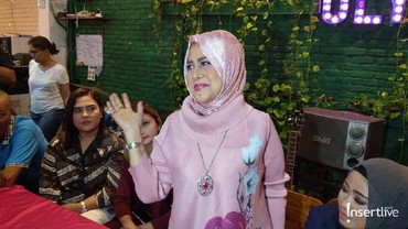 Heboh Kabar Elvy Sukaesih Meninggal Dunia karena Covid-19