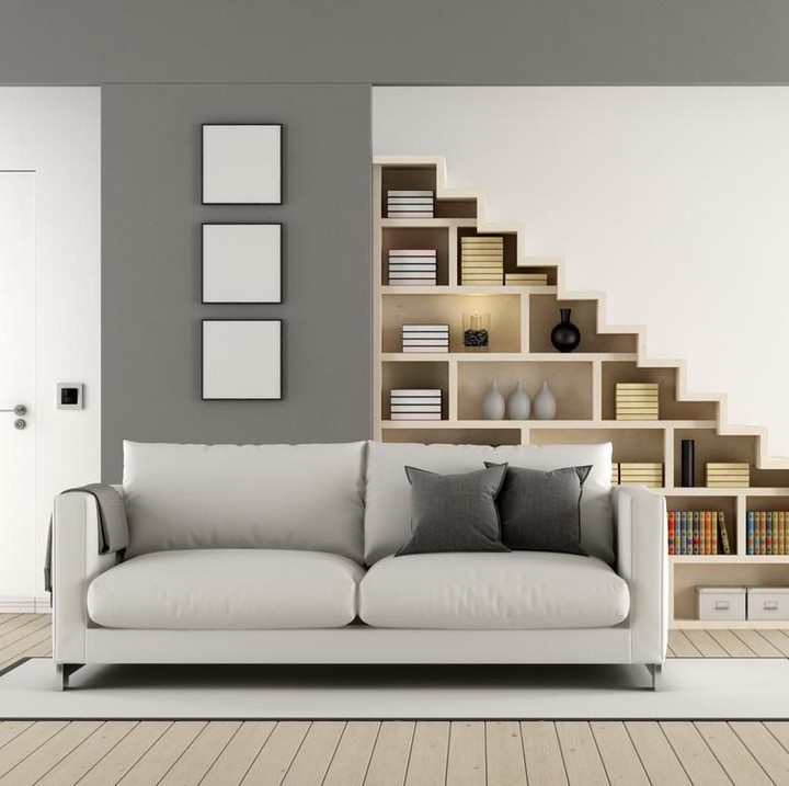 <p>Contoh lainnya desain kontemporer minimalis, tangga bisa dijadikan ruang penyimpanan. Foto: iStock</p>