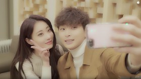 Jeong Jin-woon 2AM dan Kyungri 9MUSES Putus