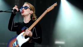 Anna Calvi Rilis Lagu Latar untuk Peaky Blinders