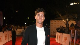 Jonah Hauer-King Dirumorkan Jadi Prince Eric 'Little Mermaid'