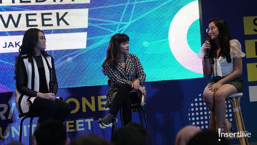 3 dara cantik ini menjadikan sosial media sebagai kerja sambilan untuk menghasilkan pundi-pundi rupiah.