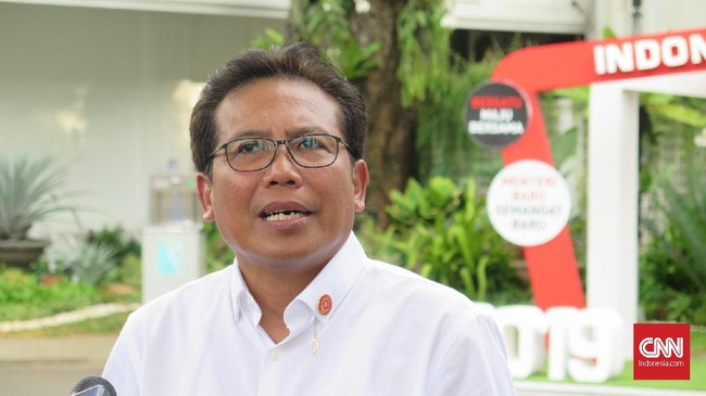Staf Khusus Presiden Bidang Komunikasi Fadjroel Rahman di Kompleks Istana Kepresidenan Jakarta, Rabu (13/11).