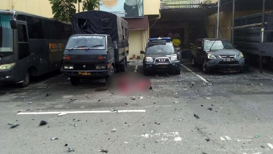 Pelaku bom bunuh diri di medan, sumatera utara lolos dari penjagaan ketat pihak kepolisian.