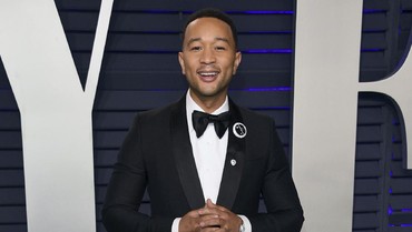 img-title John Legend Dinobatkan sebagai Pria Terseksi versi People