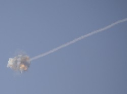 Serangan Roket Hantam Markas Militer Dekat Kedubes AS di Baghdad