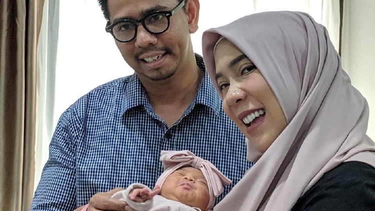 Katanya, wanita dengan PCOS akan sulit menyusui karena punya pasokan ASI yang sedikit. Ini mitos atau fakta ya, Bun?