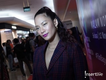 img-title Tara Basro Viral usai Bongkar Isi Tas Miliknya, Ada Bohlam hingga Durian Utuh