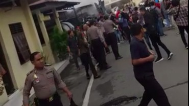 img-title Bom Bunuh Diri Guncang Polrestabes Medan, 4 Petugas Terluka