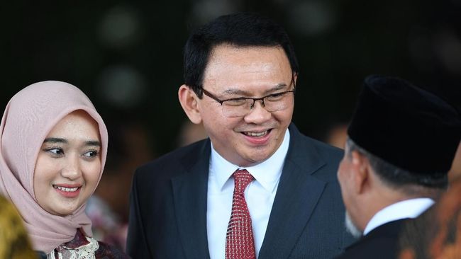 Respons Erick Thohir Saat Ditanya Status Eks Napi Ahok Erick Thohir memberi sinyal tak keberatan dengan status mantan narapidana alias napi yang melekat pada Ahok.