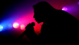 7 Rekomendasi Lagu Indonesia yang Enak untuk Karaoke