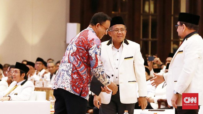 Anies Baswedan dan Ahmad Heryawan (Aher) saling melempar pujian terkait Pilpres 2024 saat tampil bersama di acara PKS.