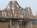 Train Street Ditutup, 'Turis Selfie' Serbu Jembatan Long Bien