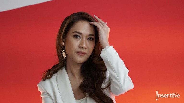 Di usianya yang sudah 36 tahun, Bunga Citra Lestari justru semakin cantik dan hot. Penampilan BCL selalu menjadi sorotan dan mendapat pujian. 