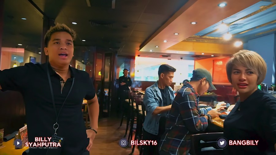 Nikita Mirzani punya pacar baru seorang bule bernama Raul.