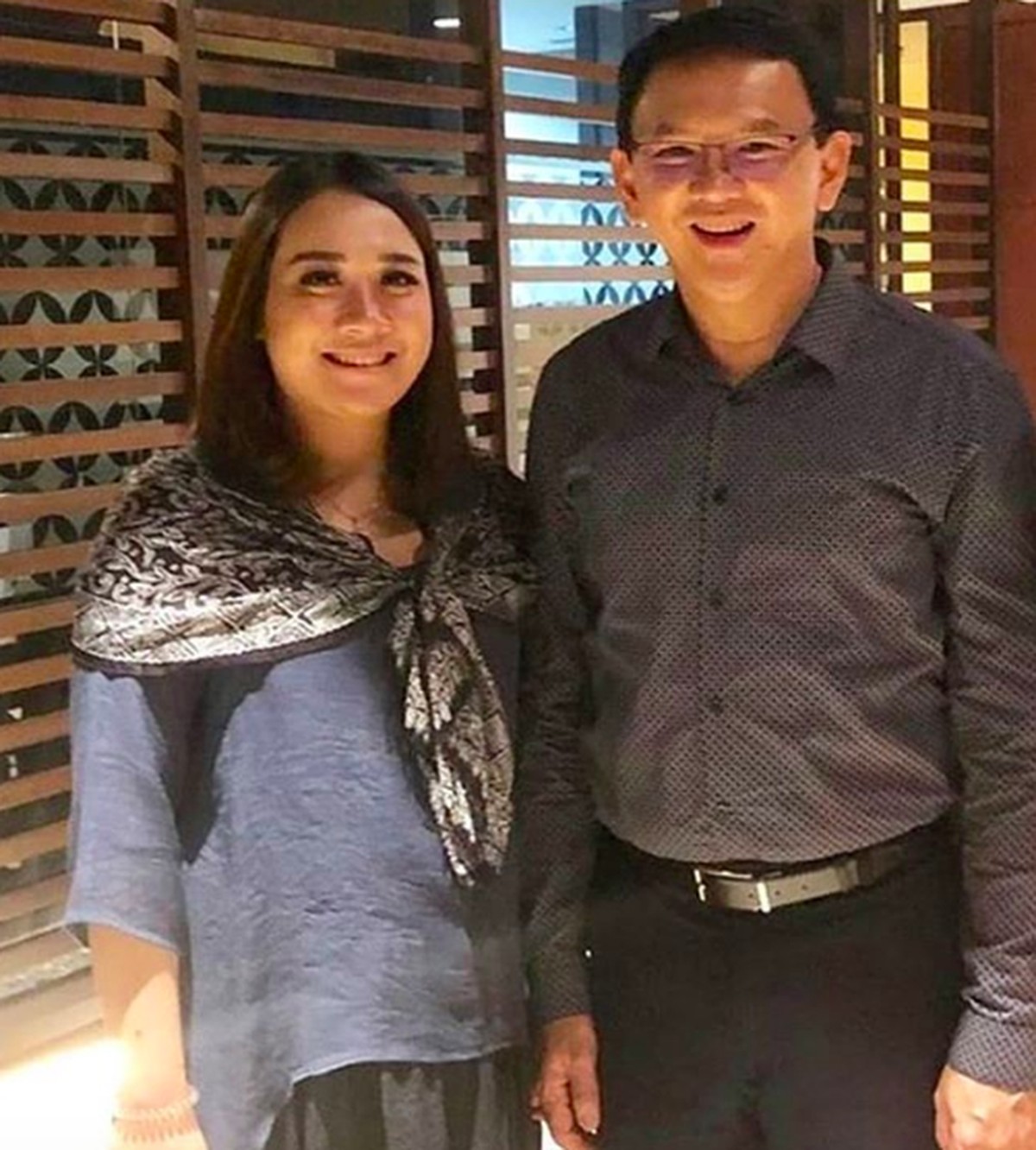 Ahok bersama istrinya&comma; Puput Nastiti Devi baru saja menggelar syukuran tujuh bulanan&period; Beberapa foto dirangkum Haibunda untuk Insertizen&colon;