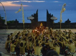 Macam-macam Tarian Mancanegara, dari Kecak sampai Haka