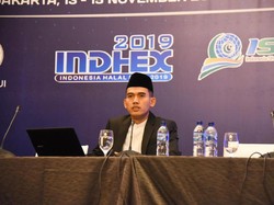 Seruan MUI Kembali Rapatkan Saf Salat Berjemaah Kala Kasus COVID Melandai