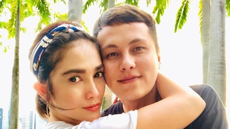 Ussy Sulistiawaty kembali dipercaya untuk memiliki anak. Sebelumnya, ia sudah punya empat orang anak perempuan. Si sulung lalu berharap punya adik laki-laki.